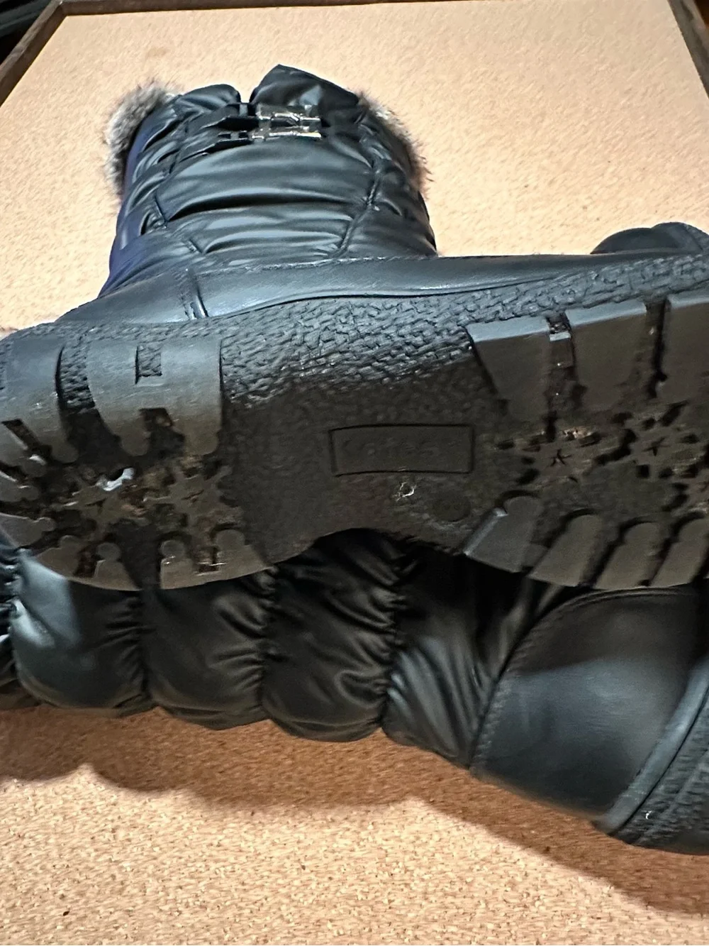 totes Black Quilted Faux-Fur Cuff Insulated Winter Boots